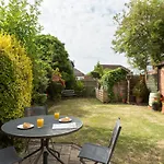 City Apartments - 4 Heworth Village - 3 Bed House